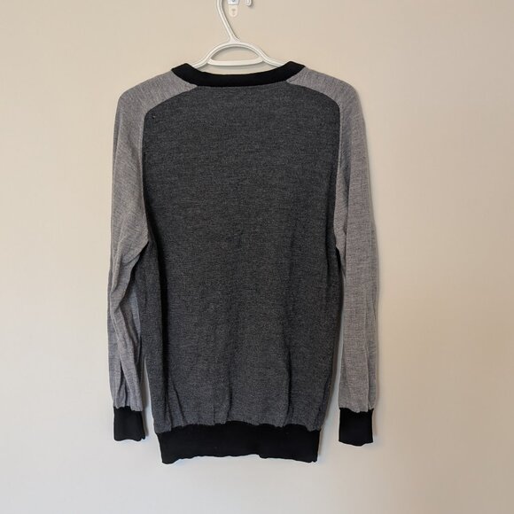 Tahari, Merino Wool, Grey Sweater, grey and black - Picture 4 of 5